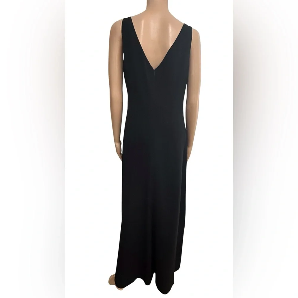 Stunning black Daymor Couture evening dress featuring intricate beaded detail. - Picture 4 of 6